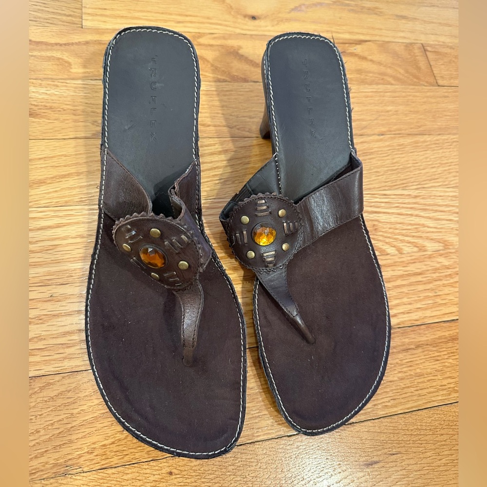 Brown Leather Sandals with Amber Accent